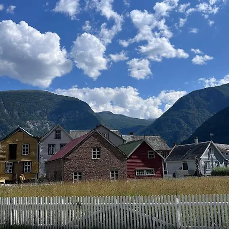 Semesterbostad Charming House In The Center Of Laerdal *